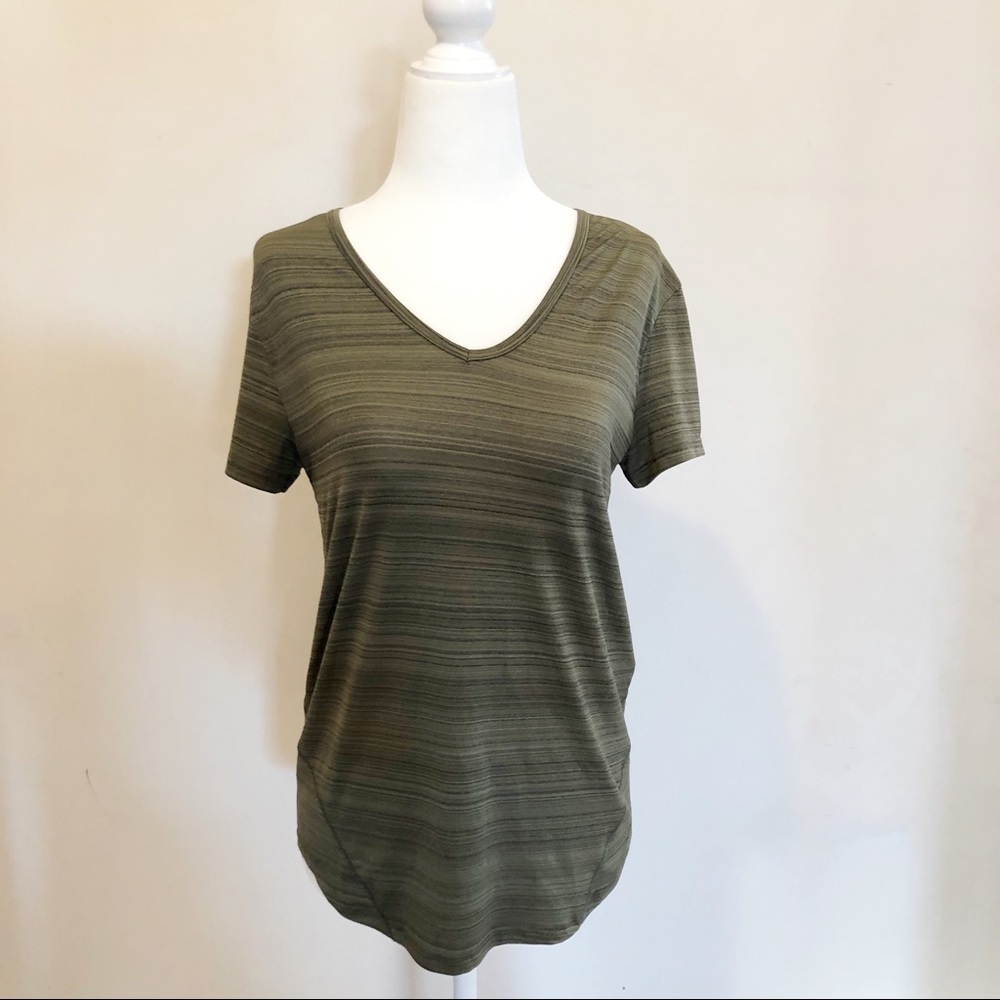 Lolë short sleeve athletic top